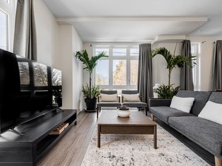 For Lease - 3 Bond Crescent Unit# 1, Richmond Hill, Ontario - Photo 3