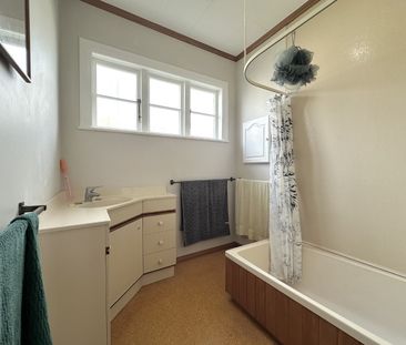 3 Bedroom Family Home in Trentham - Photo 6