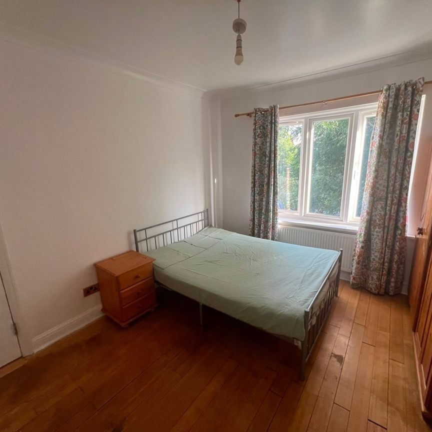 Room in a Shared House, Bulstrode Road, TW3 - Photo 1