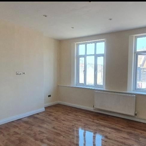 3 Bed Flat, Fishponds Road, BS16 - Photo 1