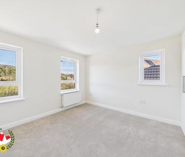 Sniggs Field Avenue, Winnycroft, Gloucester - Photo 4