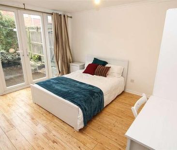 Arncliffe, Bracknell, Berkshire, RG12 - Photo 4