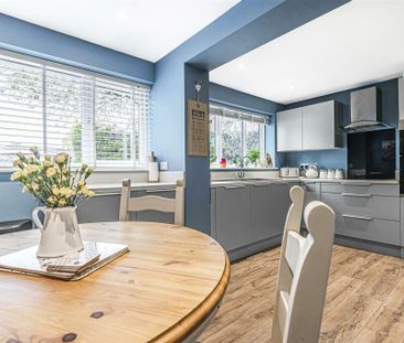 3 bedroom link detached house to rent - Photo 3