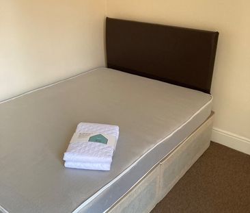 2 Bed Flat, Tennyson Road, SO17 - Photo 5