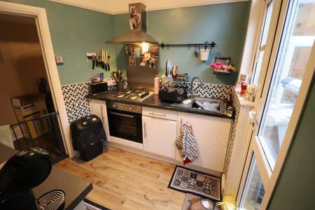 2 bedroom flat to rent - Photo 4