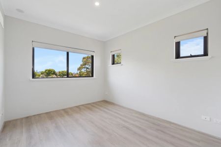 Boutique Top-Floor Applecross Living - Available NOW - Photo 4