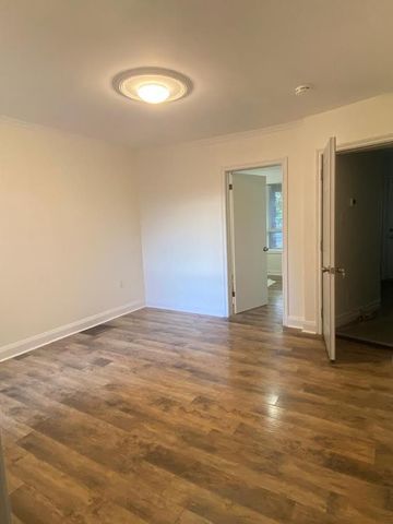 For Lease - 37 Gillespie Avenue Unit# Main Floor, Toronto, Ontario - Photo 3