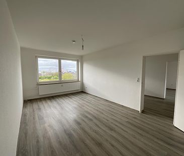 Großzügige geschnittene helle 3-Zimmer-Wohnung mit Balkon! - Photo 1