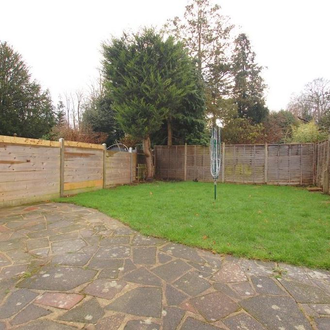 4 bedroom semi-detached house to rent - Photo 1