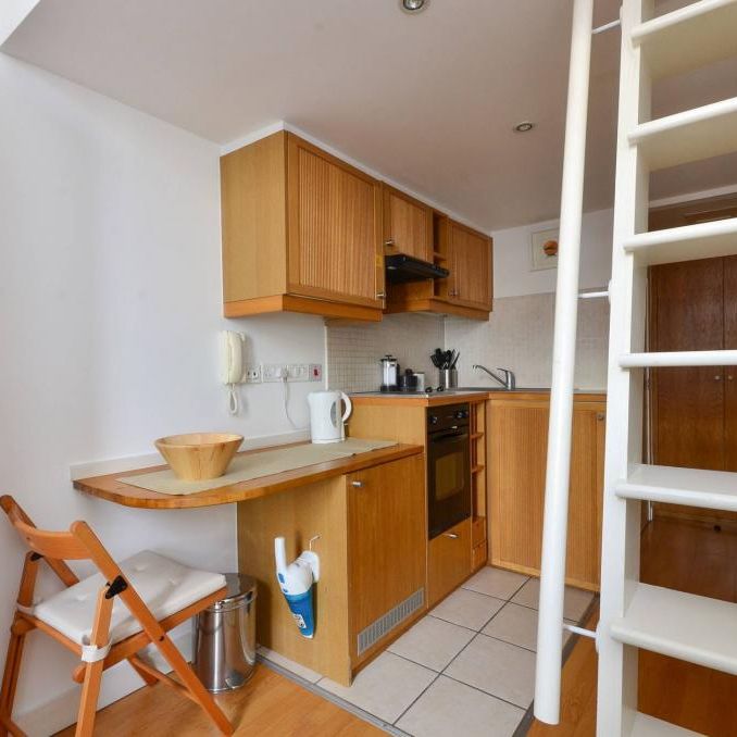 Flat 06 Fairholme Road, West Kensington W14 9JZ - Photo 1