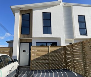 Naenae Living - Photo 2