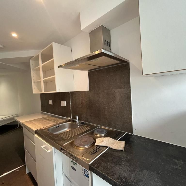 Studio to rent - Photo 1