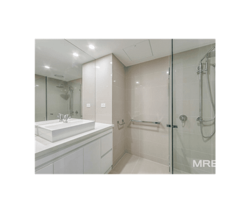 Spacious, stylish, and steps from everything - Photo 3