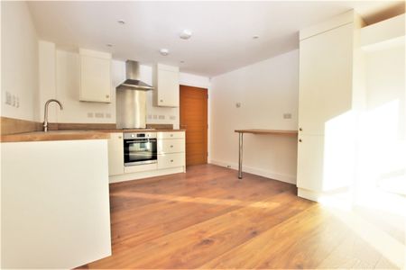 1 Bedroom Ground Floor Apartment - Photo 3