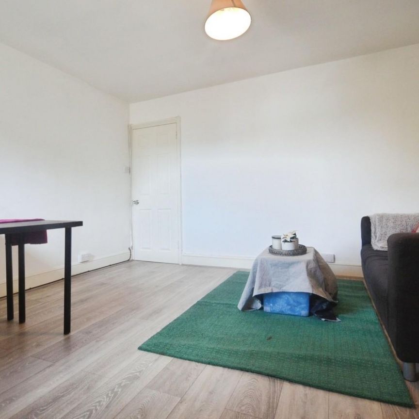 1 bedroom Flat To Let Total Size: 474 SQ FT - Photo 1