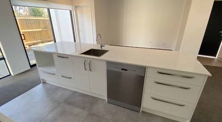 Beautifully Designed Townhouse - Photo 2