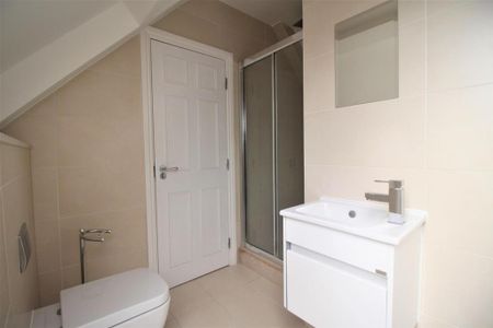 3 bedroom flat to rent - Photo 5