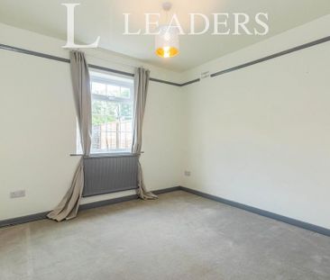 2 bedroom maisonette to rent - Photo 4