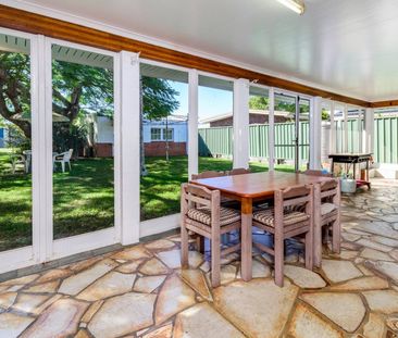 UNFORGETTABLE 1980'S CLASSIC HOME - Photo 3