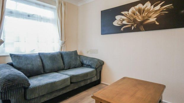 3 bedroom flat to rent - Photo 1