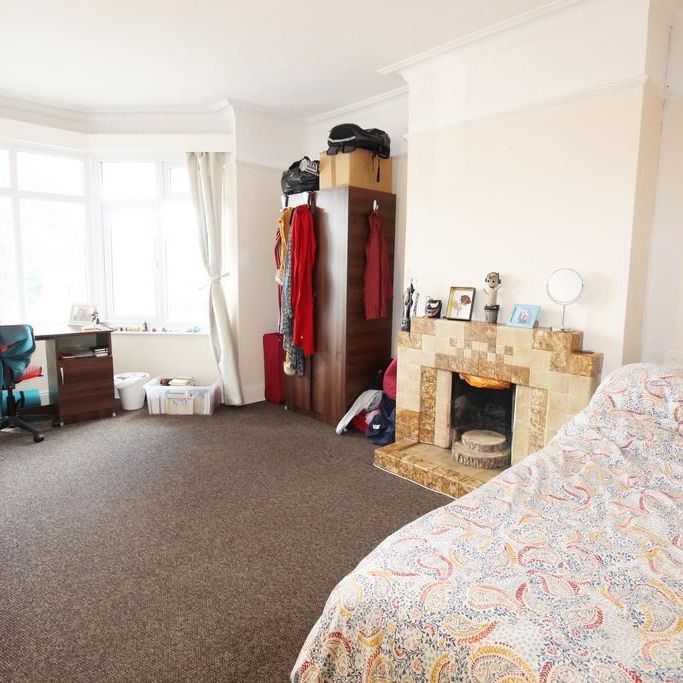 3 bedroom flat to rent - Photo 1