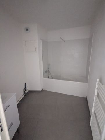 Location Appartement 3 pièces 69m² NOTRE DAME DE BONDEVILLE 76960 - Photo 4