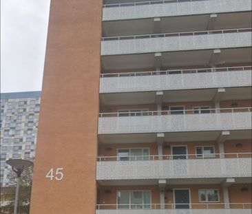 Tensta allé, Spånga - Photo 1