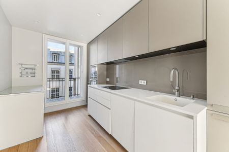 Location Appartement Paris 7 3 Pièces 122 m² - Photo 4