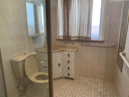 Charming 3-Bedroom Home in a Convenient Location - Photo 5