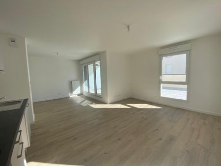 Location Appartement 3 pièces 66m² MONT ST AIGNAN 76130 - Photo 2