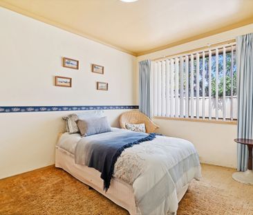 Modern Family Living in a Quiet, Sought-After Ruse Pocket - Photo 6