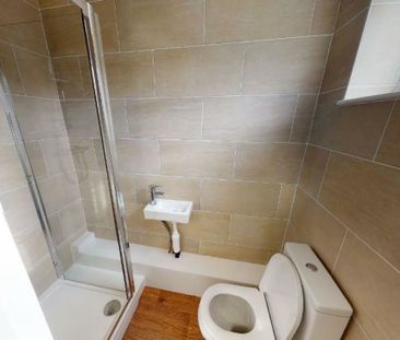 5 bed Semi-Detached House for Rent - Photo 2