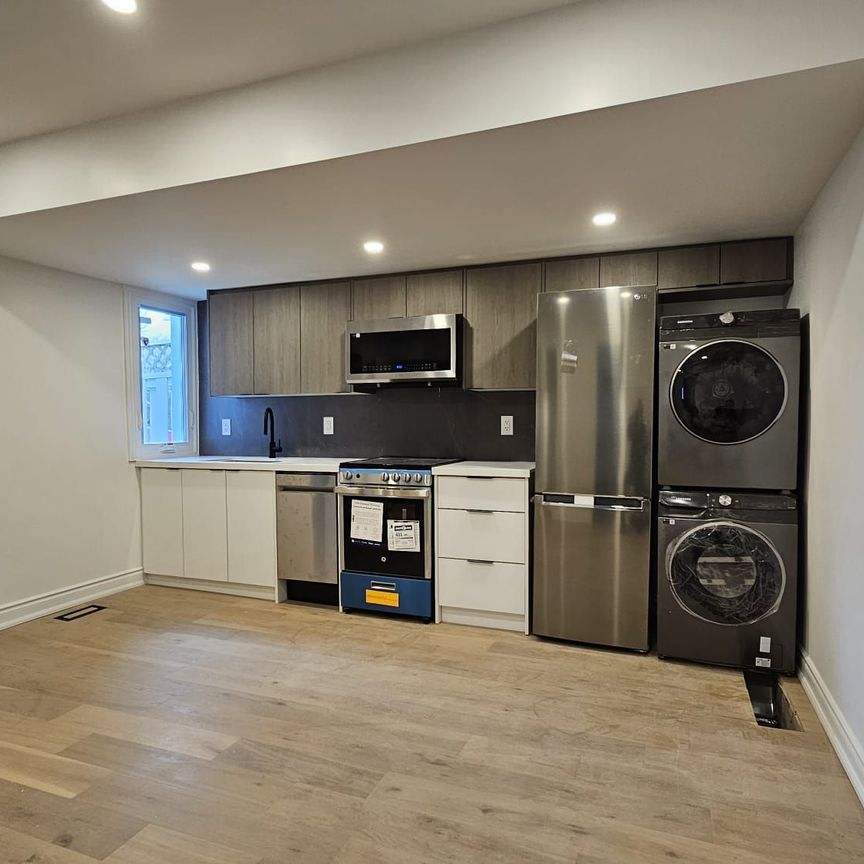 For Lease - 54 Burlington Street, Toronto, Ontario - Photo 1
