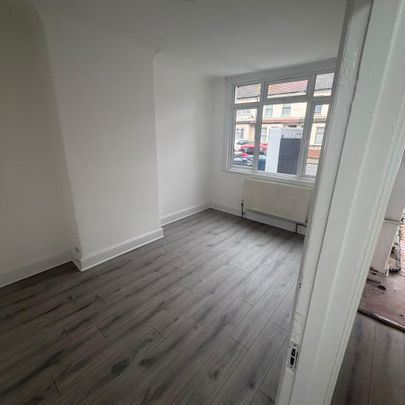 3 bedroom flat to rent - Photo 1