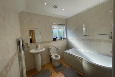 2 bedroom apartment to rent - Photo 5