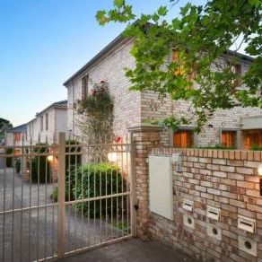 2/1080 Whitehorse Road, Box Hill VIC 3128 - Apartment For Rent | Domain - Photo 4