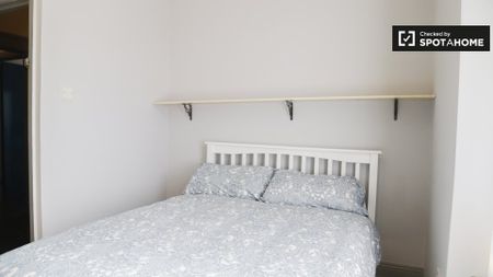 Bed for rent in 6-bedroom house in Phibsborough - Photo 3