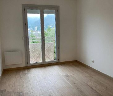 Location appartement rénové 2 pièces 49 m² à Les Vans (07140) 5 - Photo 3