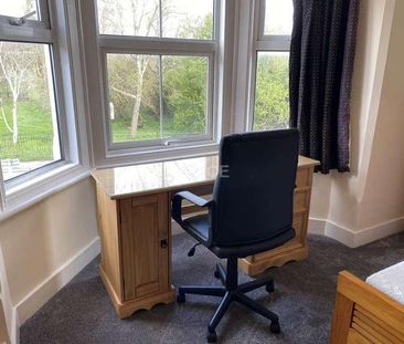 Palmer Park Ave, Earley, Reading, Berkshire, RG6 - Photo 4