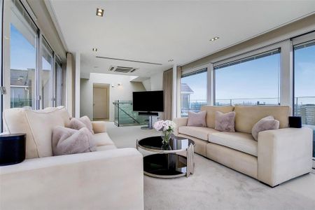 3 bedroom flat to rent - Photo 2