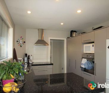 Neat and Tidy Three Double Bedroom Standalone Townhouse - Photo 1