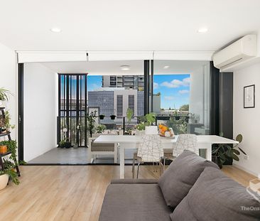MORDERN SPACIOUS 1 BED APARTMENT - Photo 1
