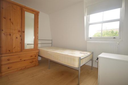 4 bedroom apartment to rent - Photo 5