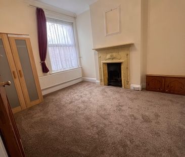2 Bed Flat, Lowlands Road, HA1 - Photo 2