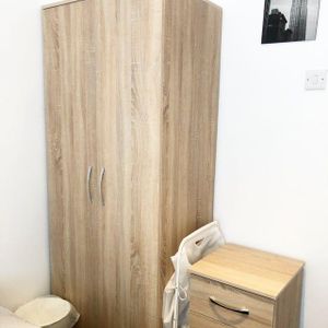 1 bedroom in a house share to rent - Photo 2