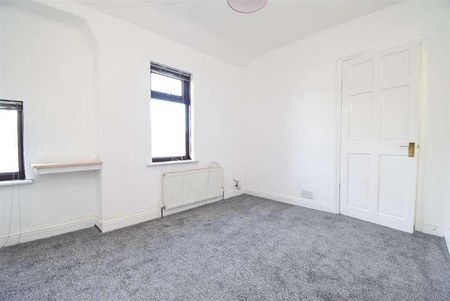 Warren Avenue, Wakefield, WF2 - Photo 4