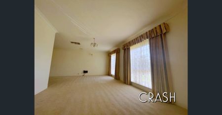 large 4x2 with 2 living spaces - Photo 4