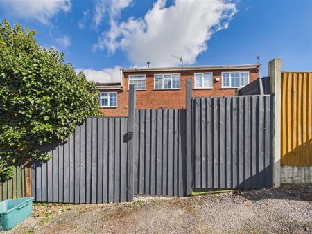 2 bedroom Town house to rent - Photo 5