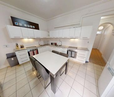 Chippendale - Photo 2