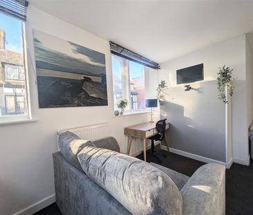 1 Beds - Apartment - - Photo 2